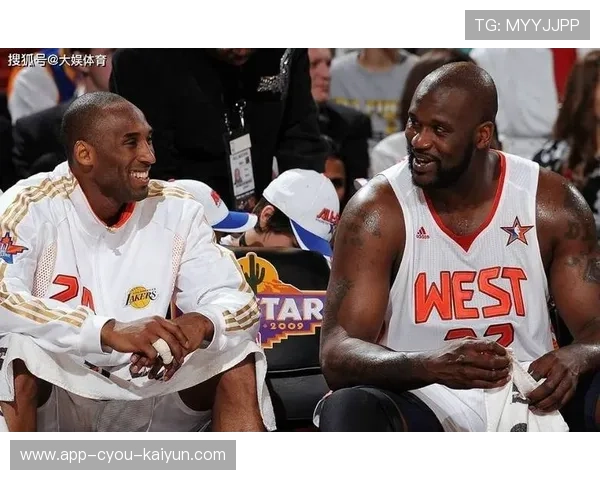 科比和奥尼尔：黄金组合创造一个“王朝”神话！，科比和奥尼尔合照